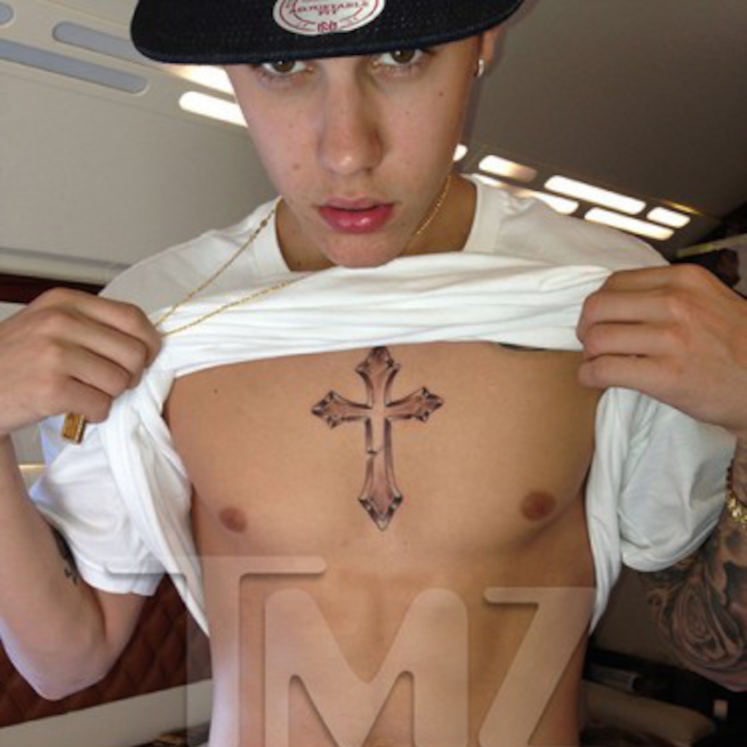 Justin Bieber крест